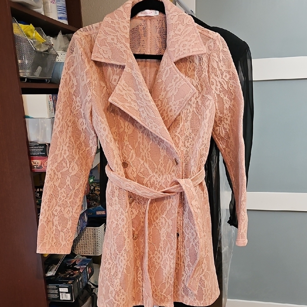 Shoe Dazzle Pink Textured Trench Coat with Belt